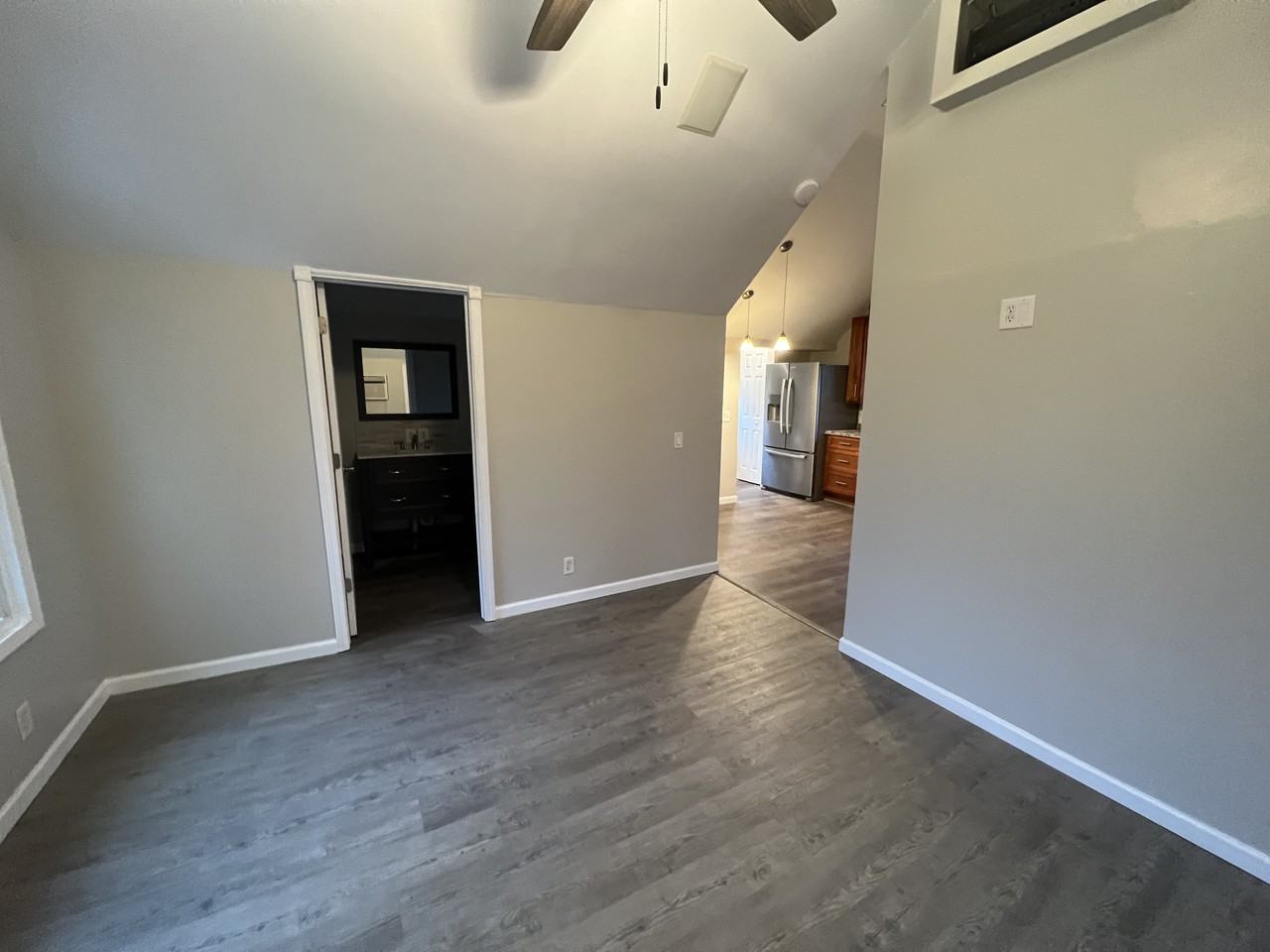 215 Chestnut St - Photo 2 of 13