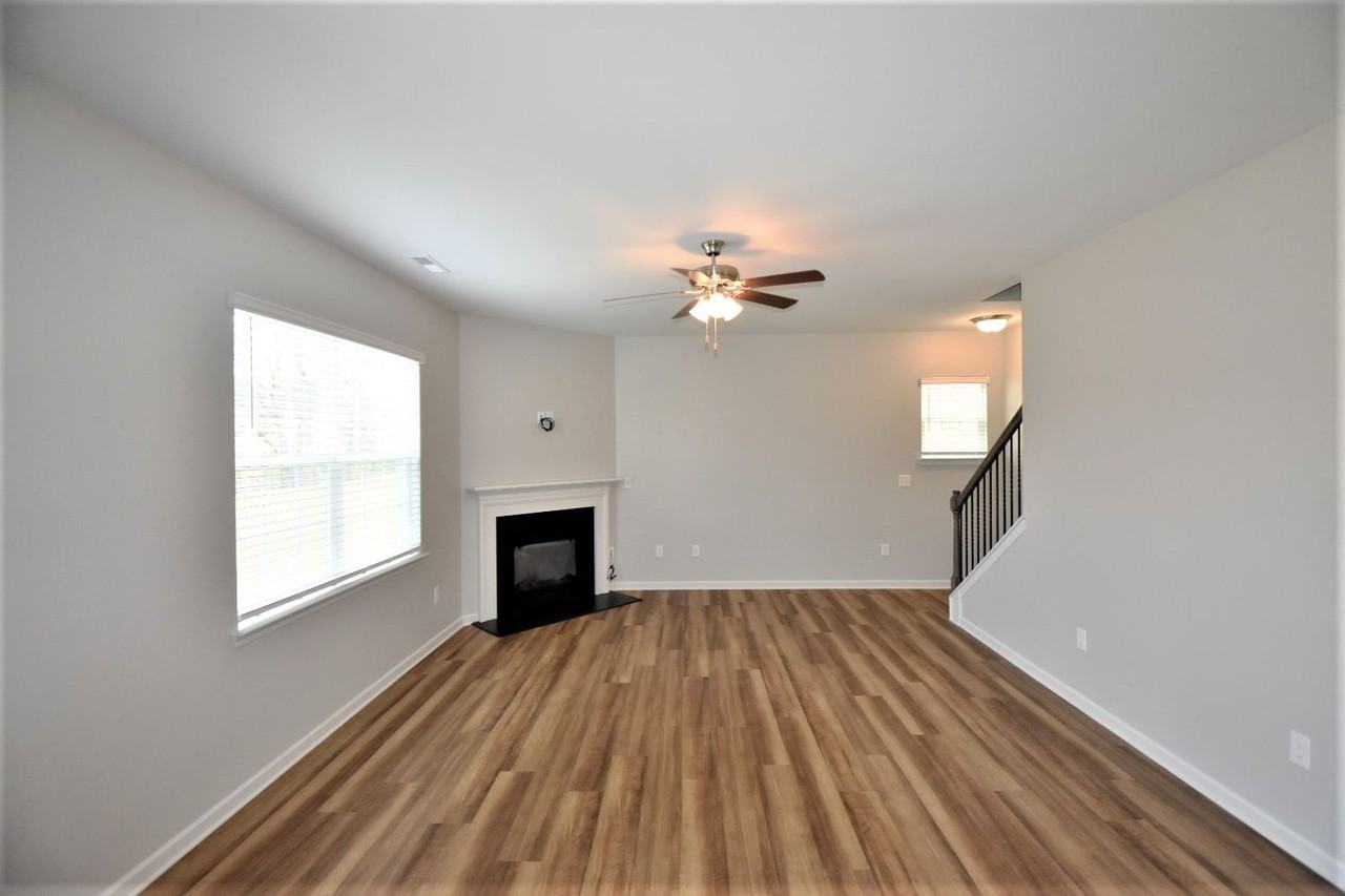 194 E Painted Way - Photo 3 of 10