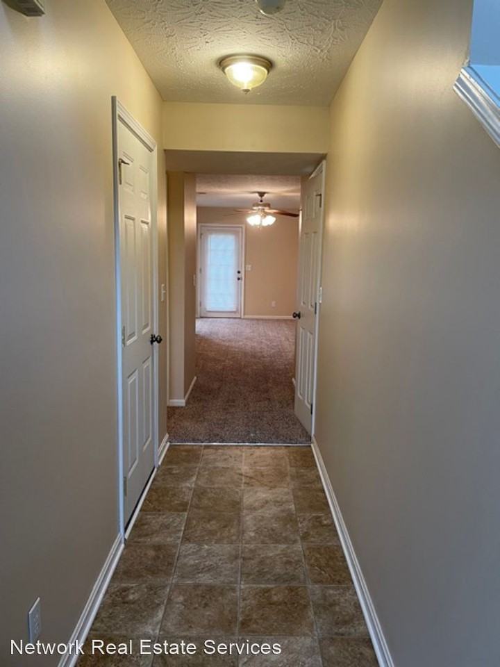 122 122 Darby Woods Court - 122 Darby Woods Court - Photo 2 of 18