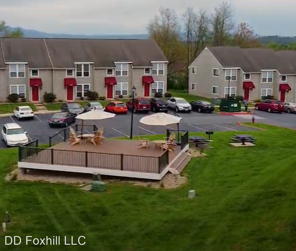 Foxhill Townhomes Apartments 1631 The Fox 1631 Devon Lane