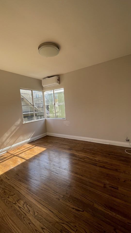 324 W 7th St #C - Photo 2 of 11