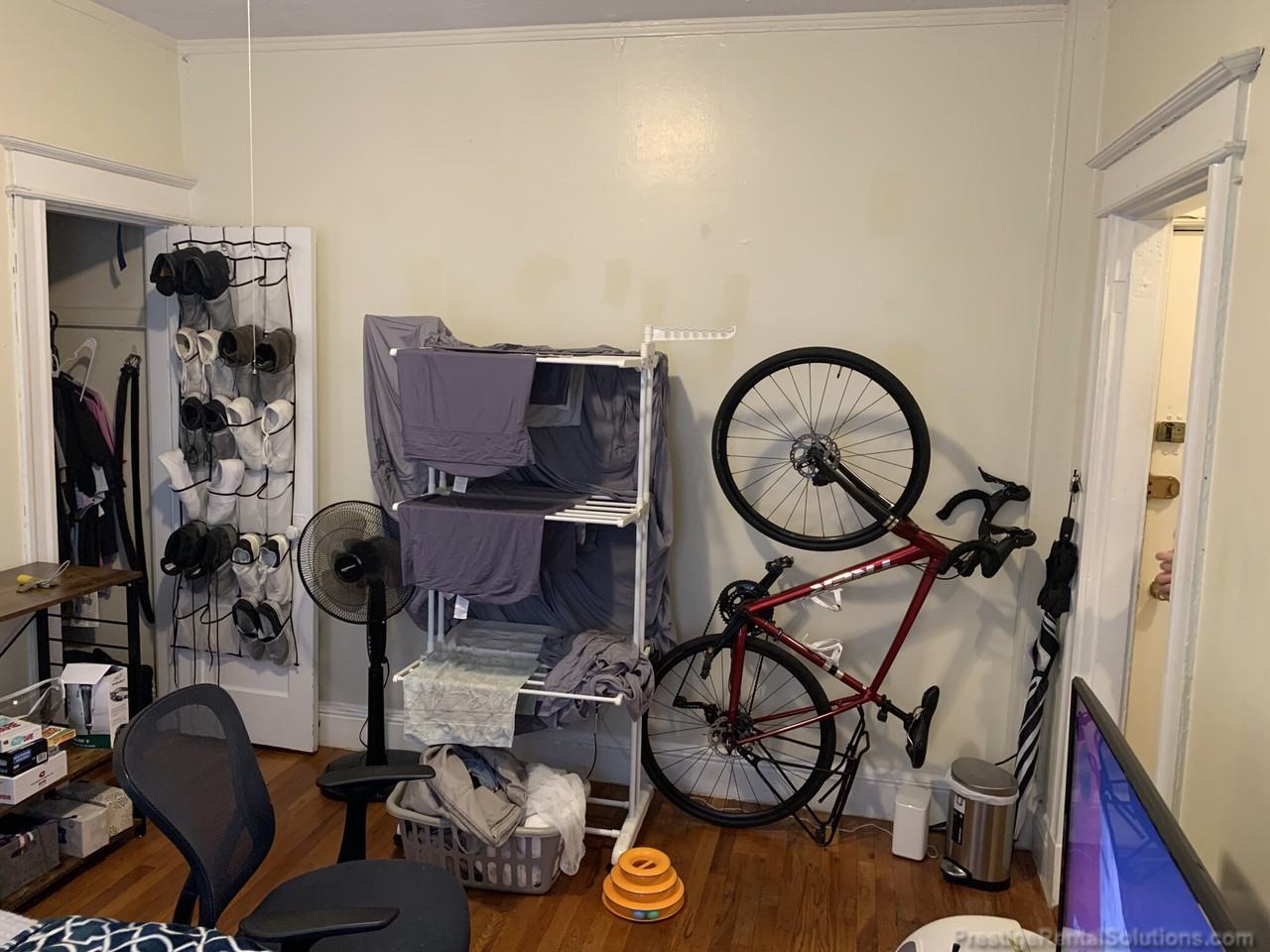 Woodstock Ave #4 - Photo 4 of 13