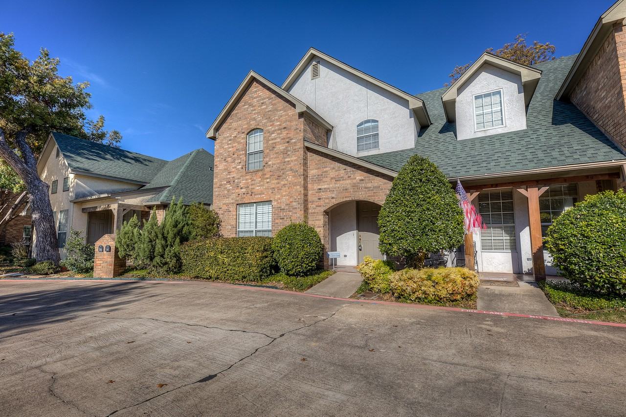 5855 Pecan Chase - Photo 3 of 34