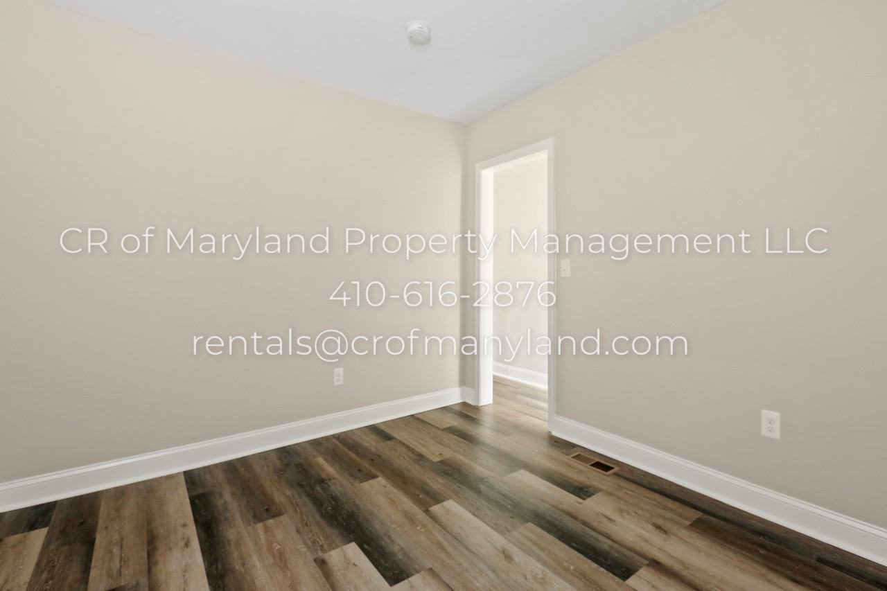 2942 Arunah Ave - Photo 2 of 16