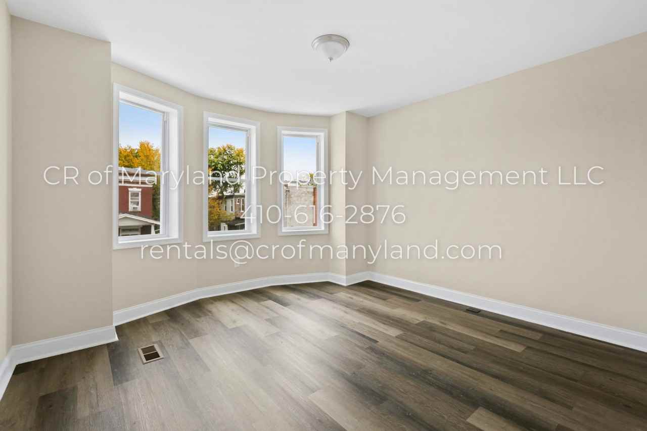2942 Arunah Ave - Photo 3 of 16