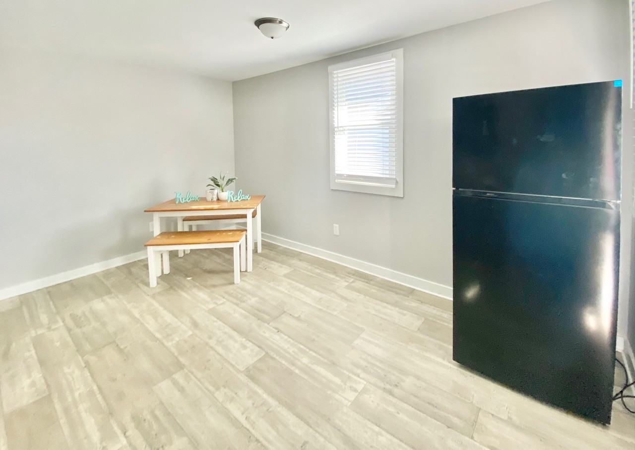 1124 Tree St - Photo 3 of 9