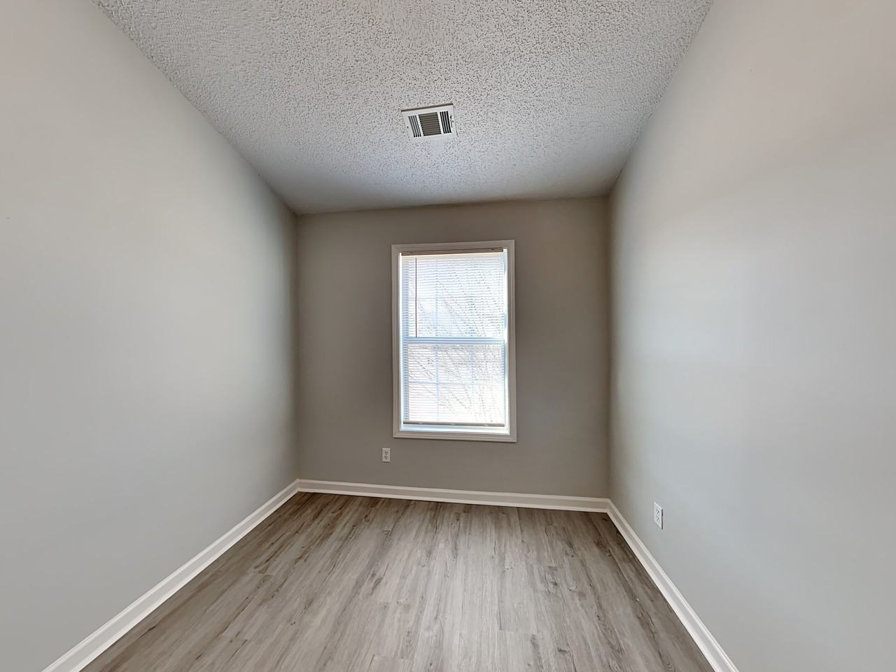 8596 Thomas Rd - Photo 2 of 17