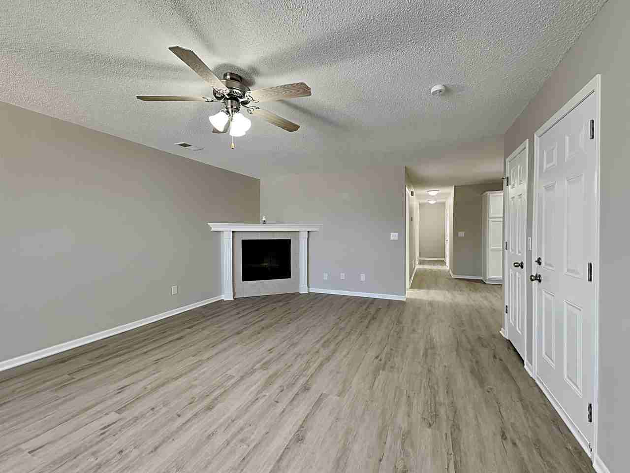 405 Nw Woodbury Dr - Photo 3 of 18