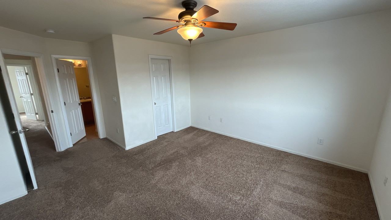 8319 Meadowcrest Dr - Photo 7 of 14