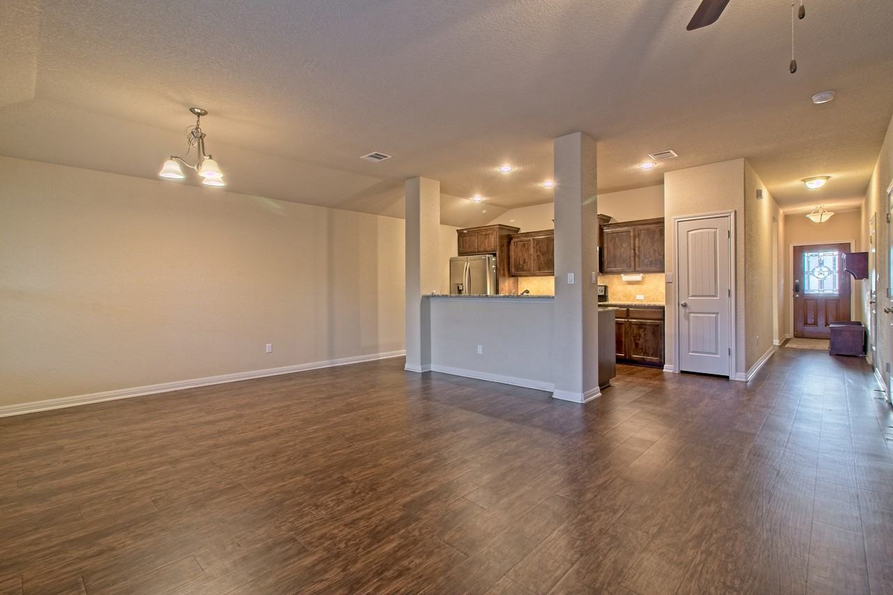 713 Hedgewood Dr - Photo 5 of 29