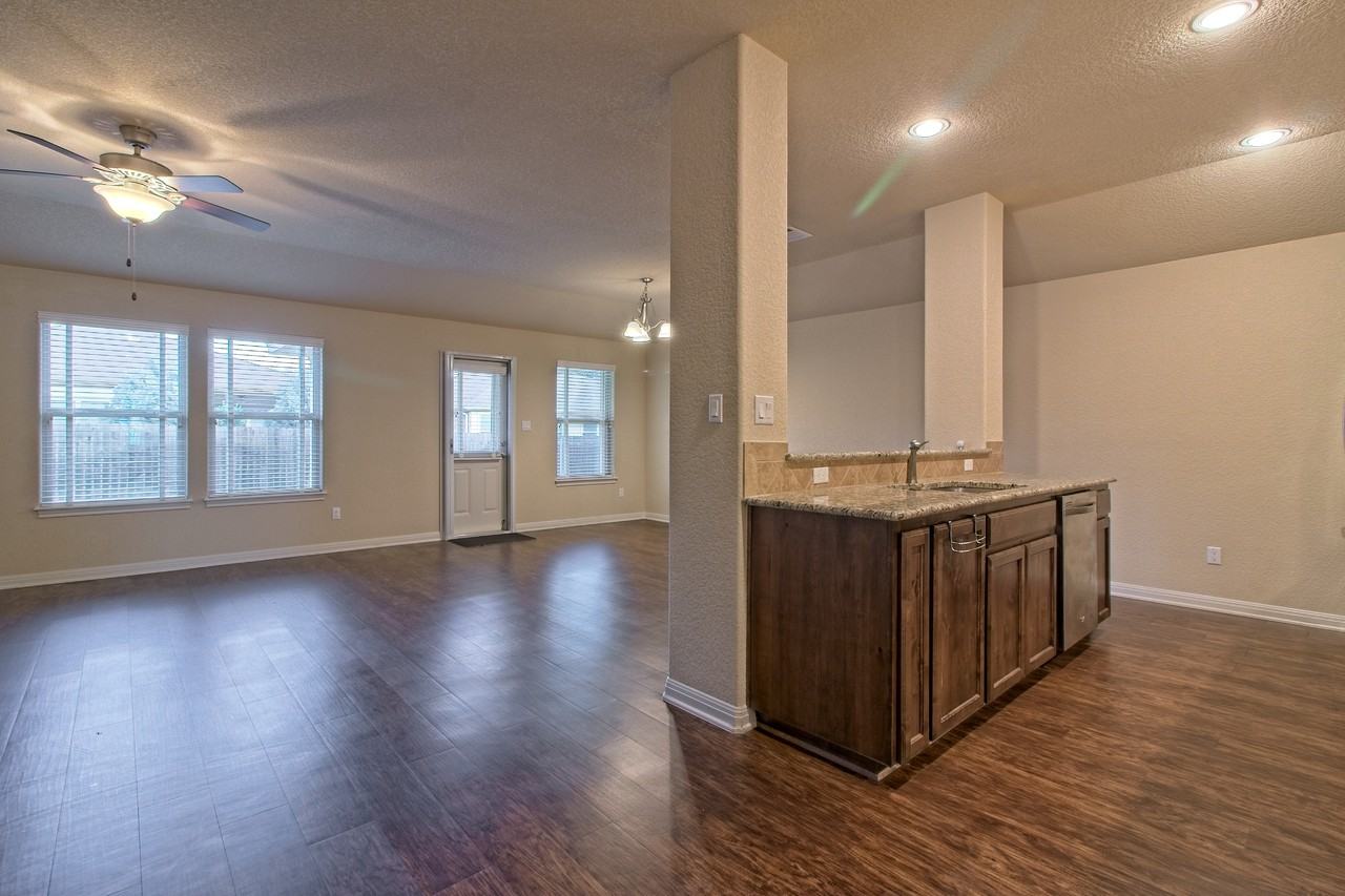 713 Hedgewood Dr - Photo 6 of 29