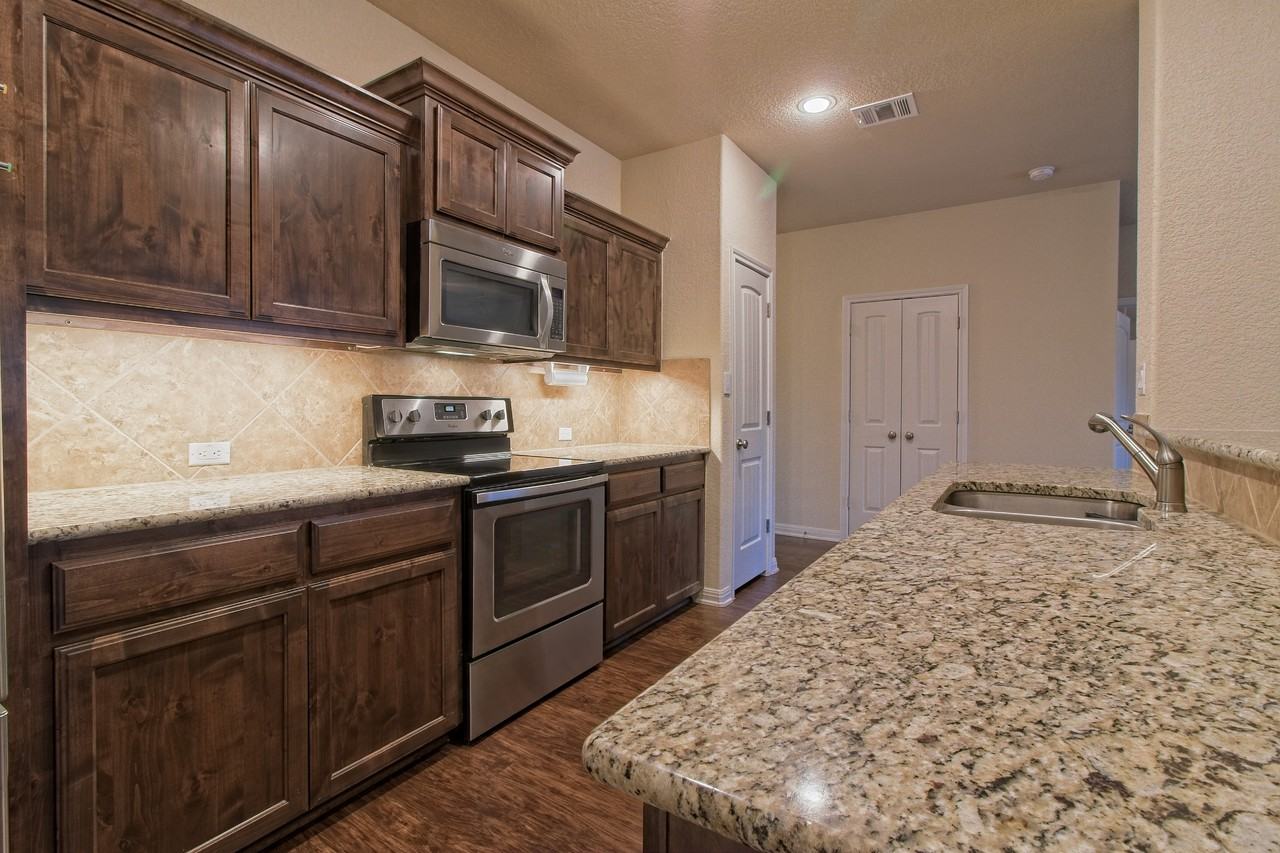 713 Hedgewood Dr - Photo 7 of 29