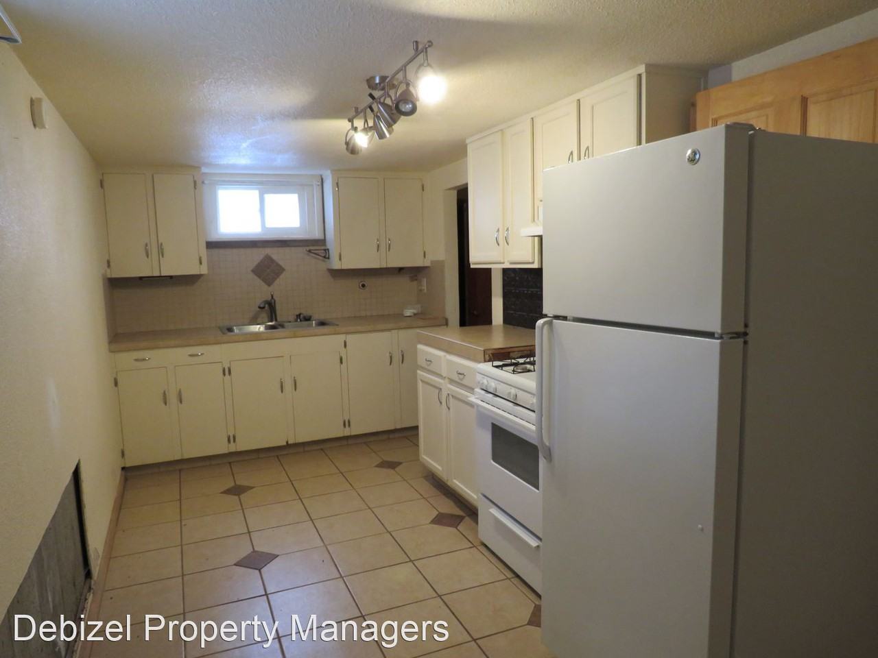 623 Terry Ave - Photo 2 of 12