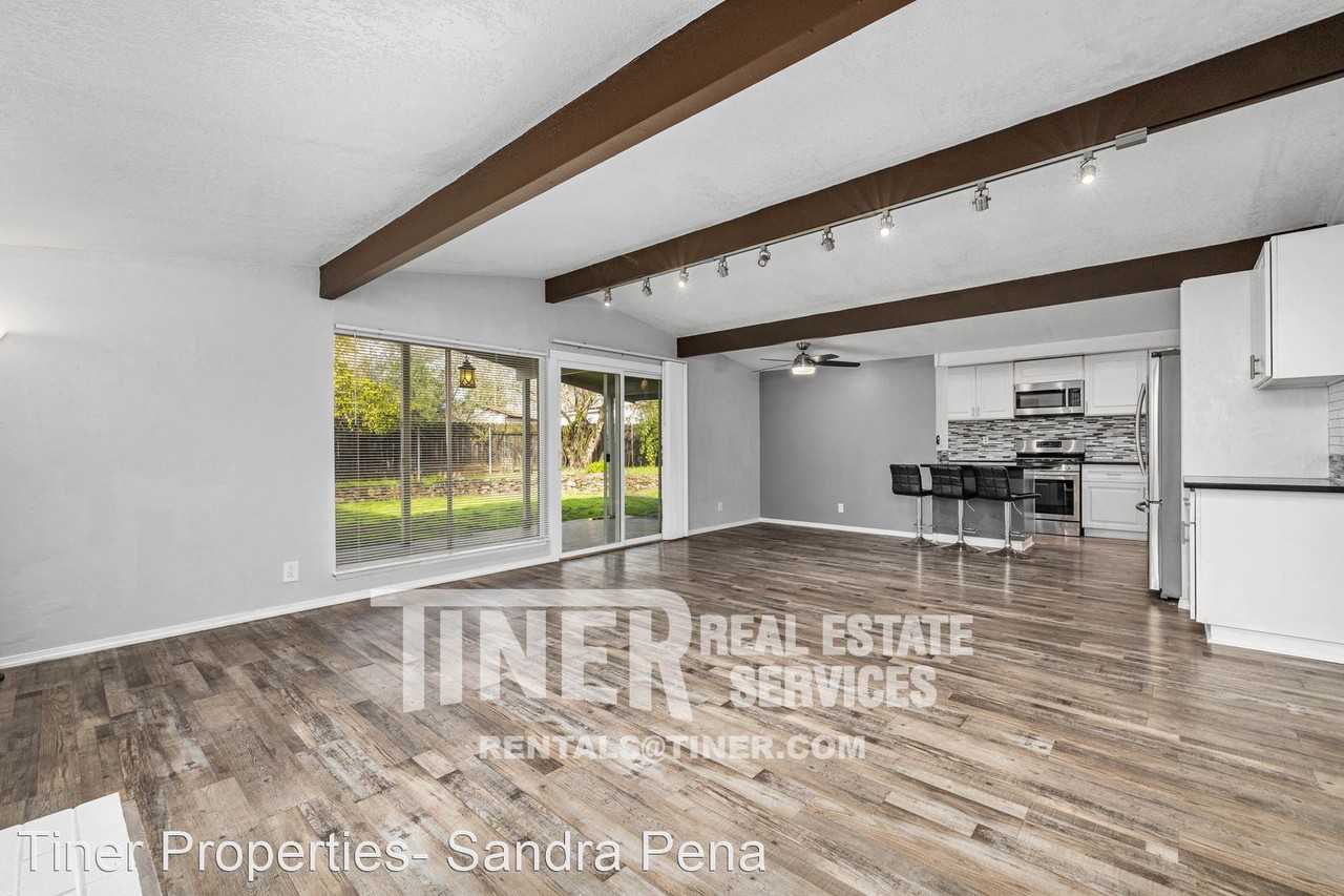 2536 La Loma Dr - Photo 3 of 35