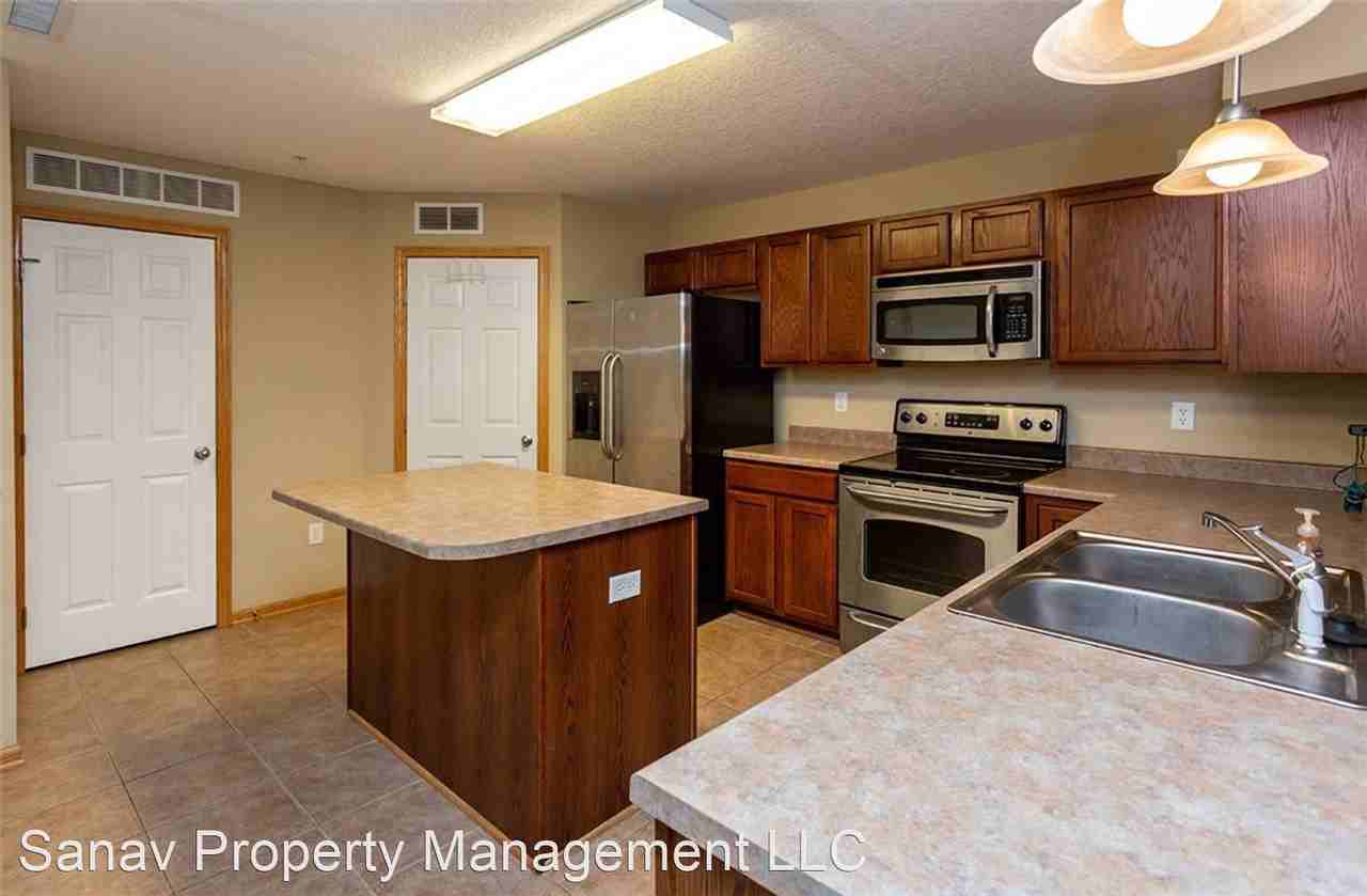 615 87th St - Photo 3 of 17