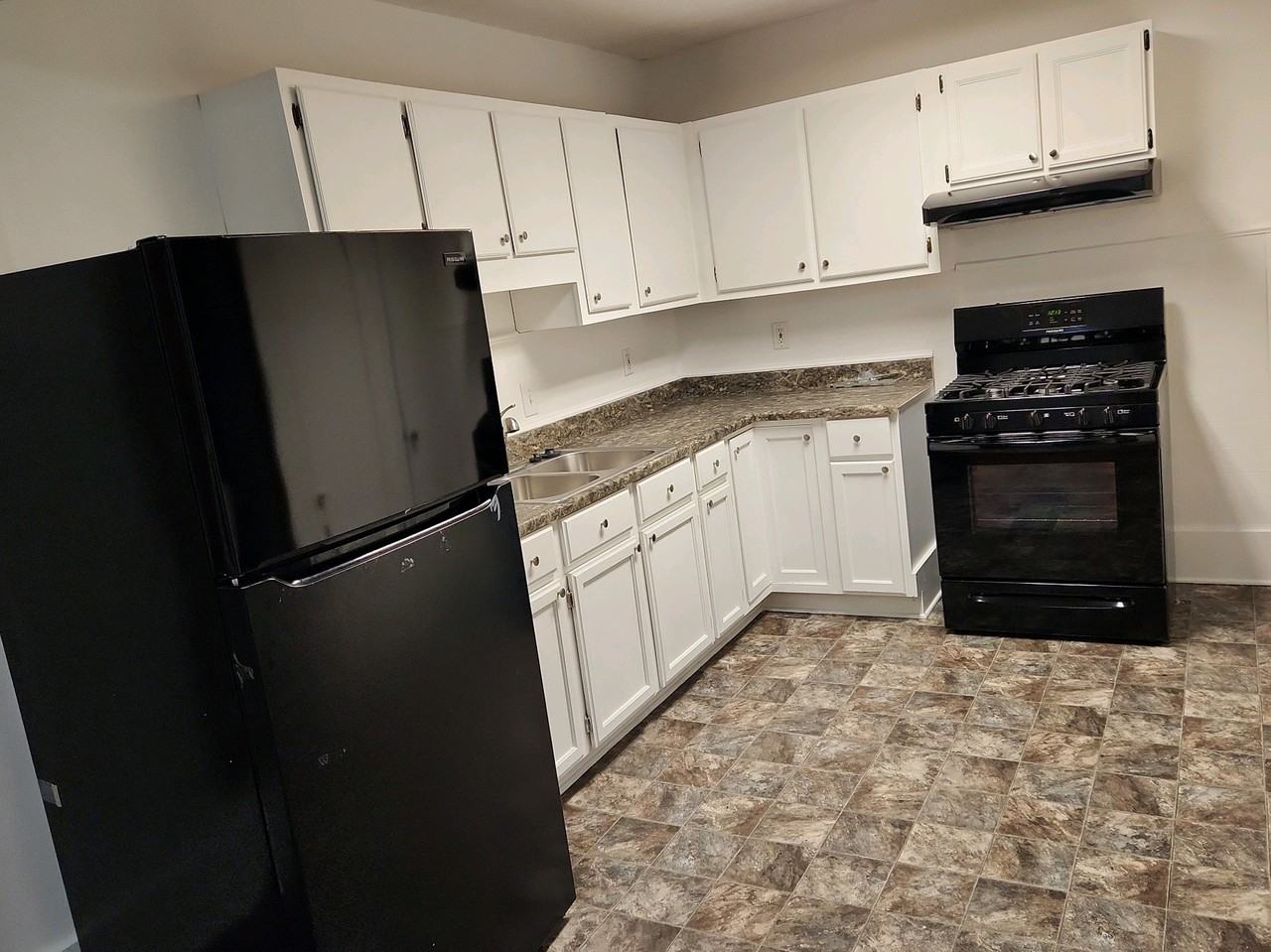 1404 Linval Street - Photo 4 of 24