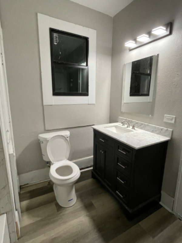 809 Newman St #3 - Photo 6 of 8