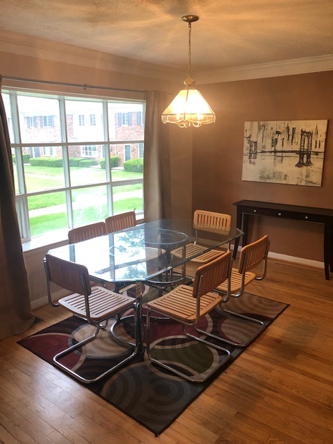 447 Fox Hills Dr N - Photo 5 of 31