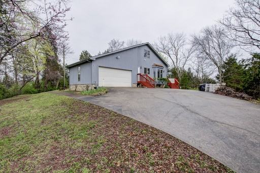 1021 Meadowbrook Rd - Photo 3 of 28