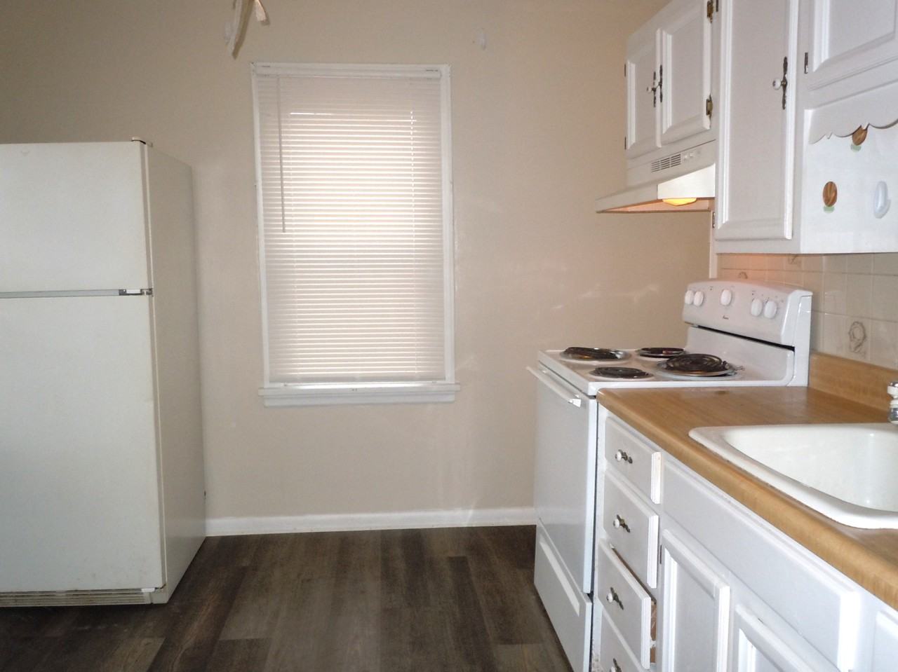 807 Victory Drive - Photo 2 of 13