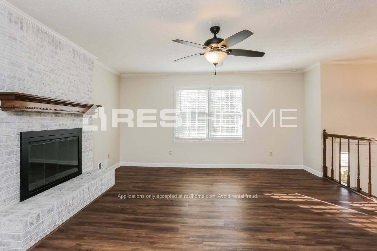 1798 Brandy Woods Dr Se - Photo 3 of 19