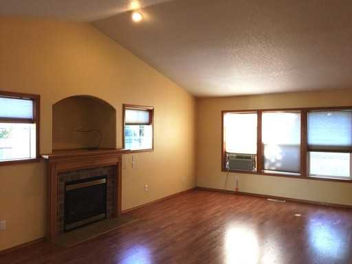 15506 NE 13th Way - Photo 2 of 10