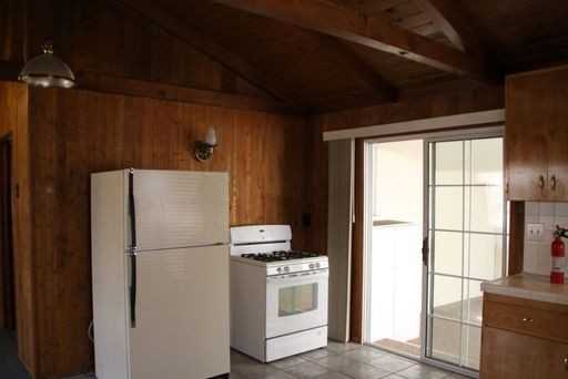 176 Home St - Photo 3 of 9
