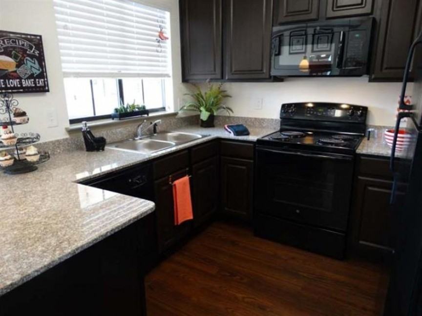 3232 N Garland Ave - Photo 2 of 4