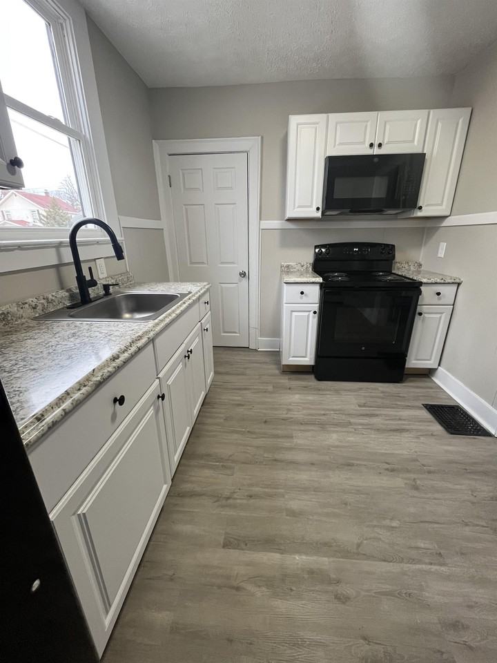 961 E 15th Ave #1 - Photo 5 of 10