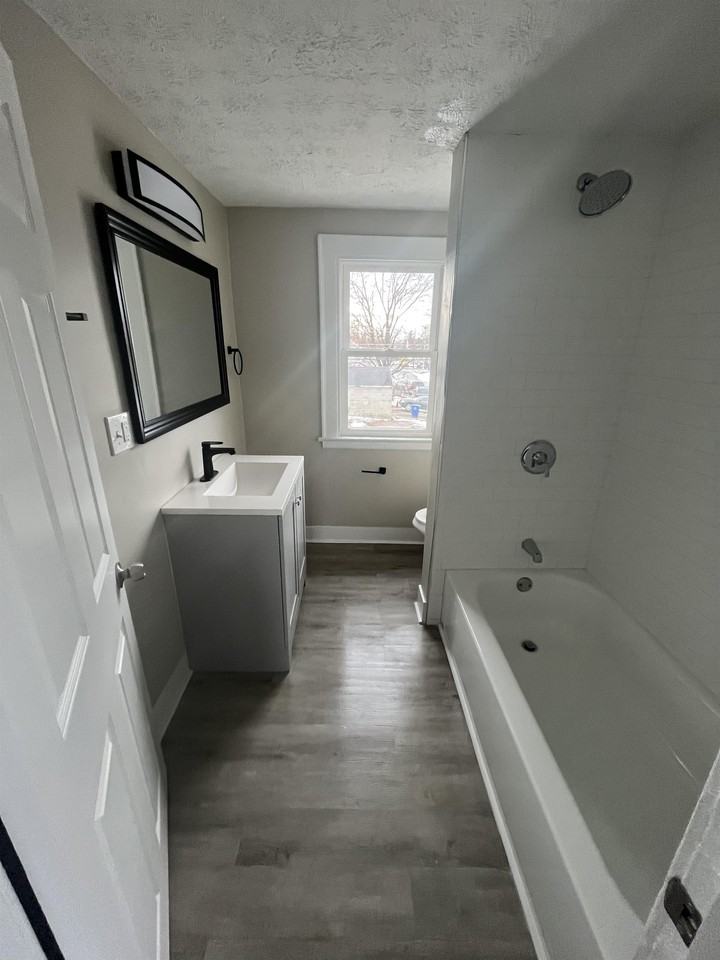 961 E 15th Ave #1 - Photo 7 of 10