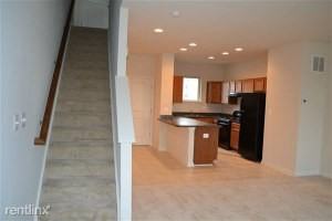 22778 Sagamore Sq - Photo 2 of 9