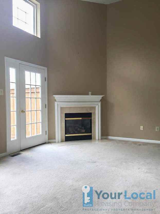 415 Fort Hill Cir - Photo 3 of 12