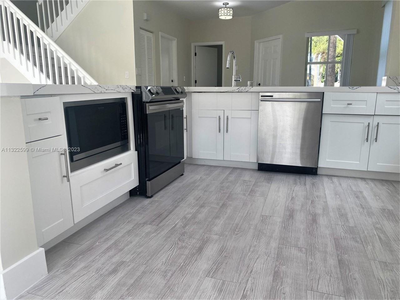 16864 Sw 1st Pl #16864 - Photo 2 of 8