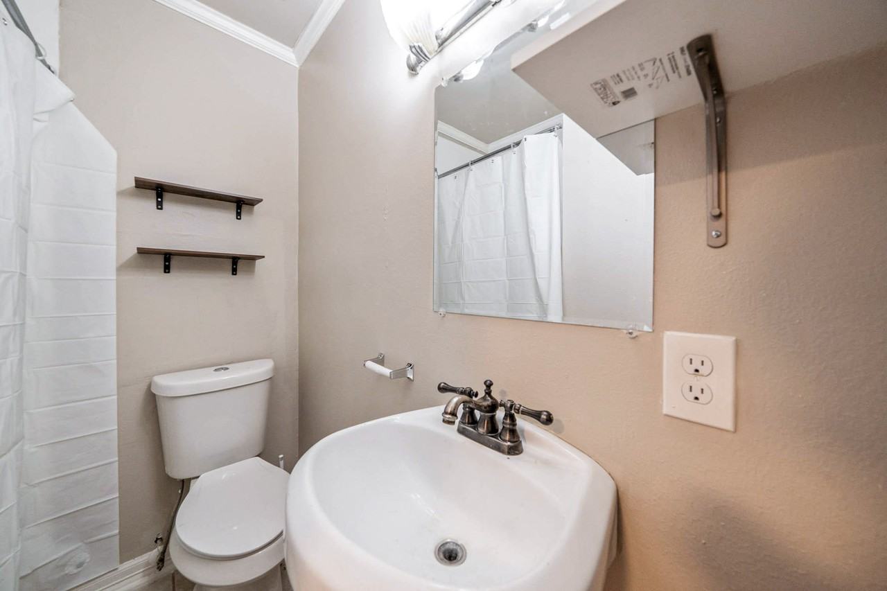 Firefly Ave - Photo 5 of 13