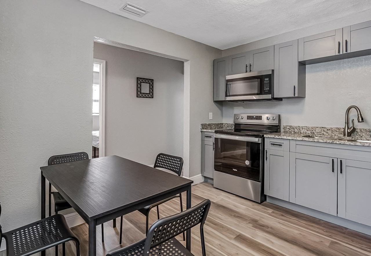 N 15th St - Photo 3 of 11