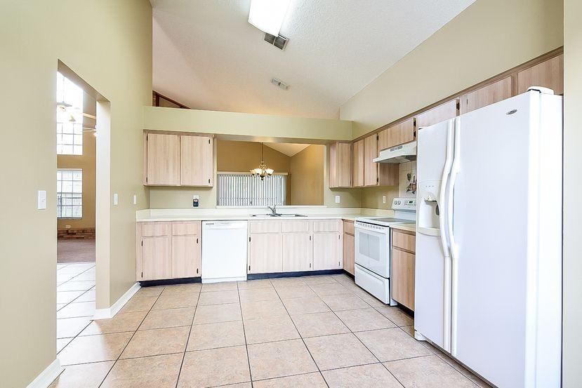 11612 Fox Creek Dr - Photo 3 of 12