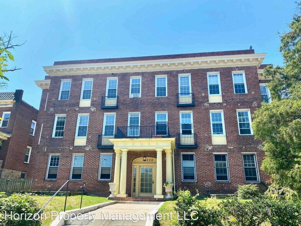 2228 Mount Royal Terrace - Photo 2 of 6