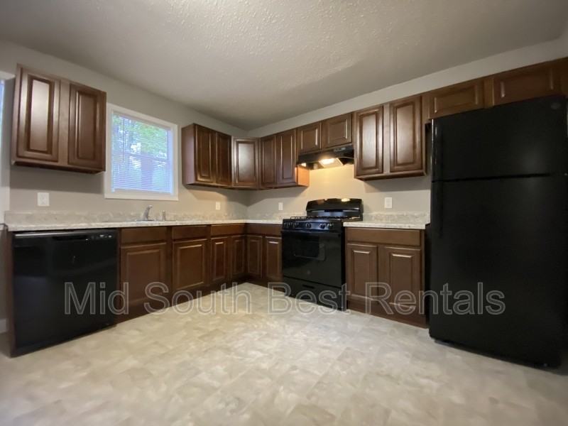 6521 Grayson Dr - Photo 3 of 8