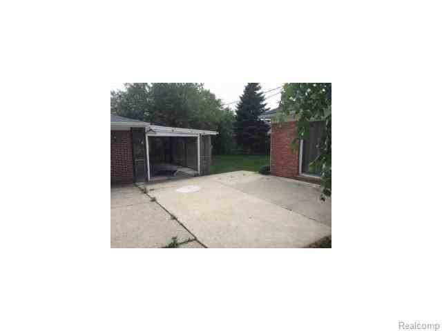 22723 Edward St - Photo 3 of 22