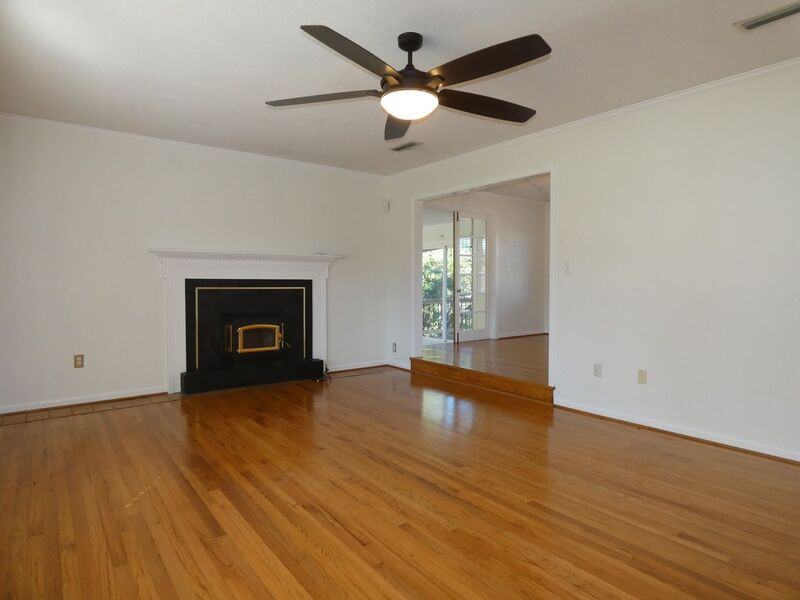 2130 Hallmark Dr - Photo 3 of 44