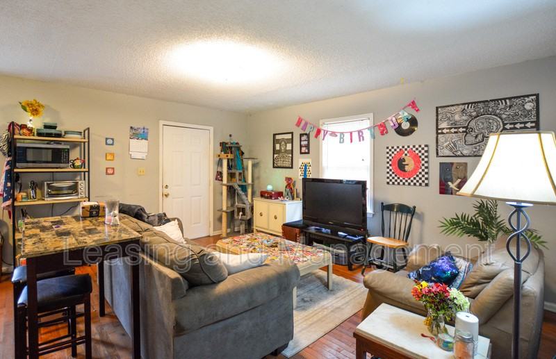 41 Spring St #C - Photo 2 of 11