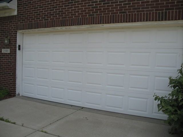 2501 Blue Heron Ln - Photo 2 of 11