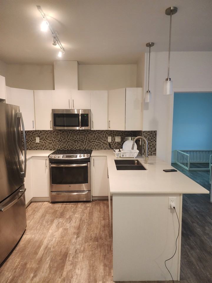 17804 97 Street Northwest - Photo 2 of 15