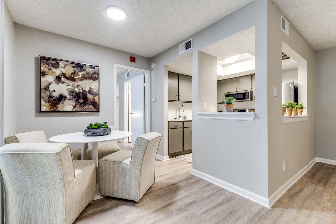 Raleigh At Towne Crossing - Photo 6 of 50