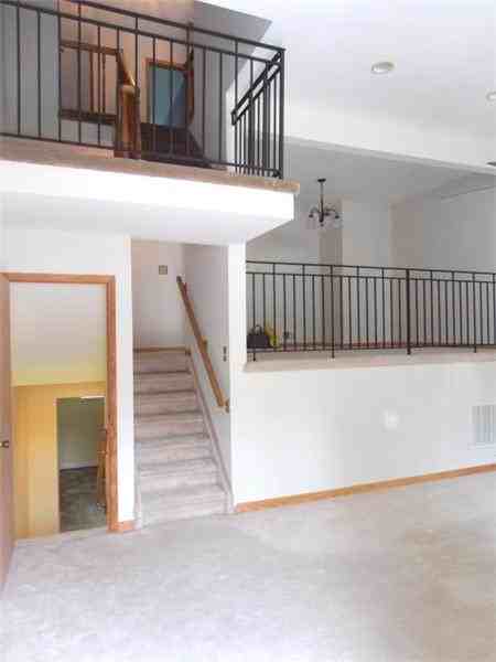 695 Audubon Ct - Photo 3 of 15