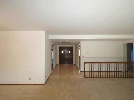 6767 Glenview Dr - Photo 3 of 28