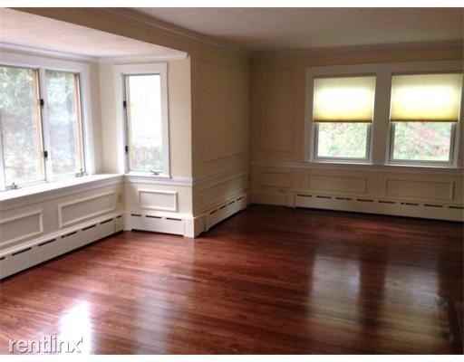 516 Taunton St - Photo 3 of 3