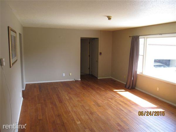 10731 Freeport Ave - Photo 3 of 13