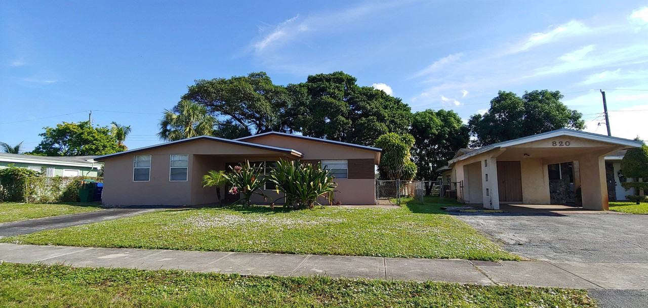 830 Nw 38th Ave #830 - Photo 2 of 7