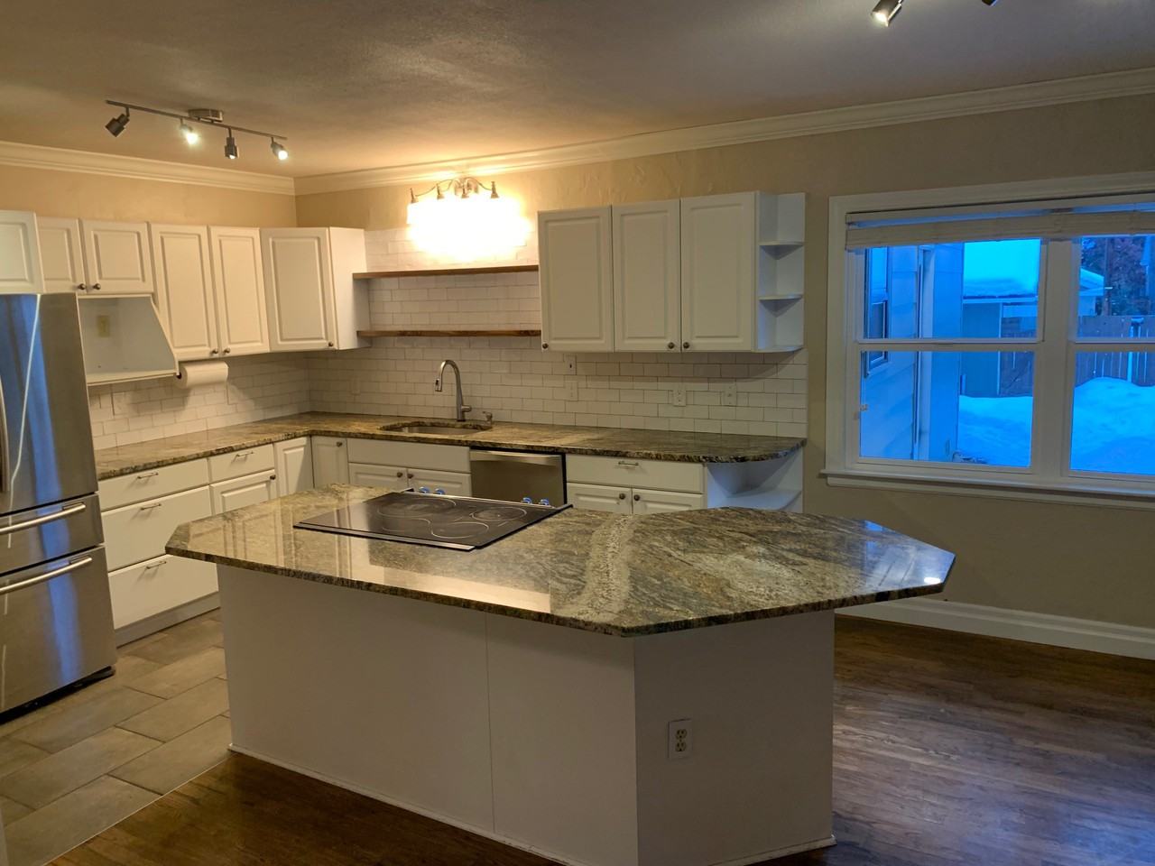 9 North Garfield Avenue - Photo 2 of 9